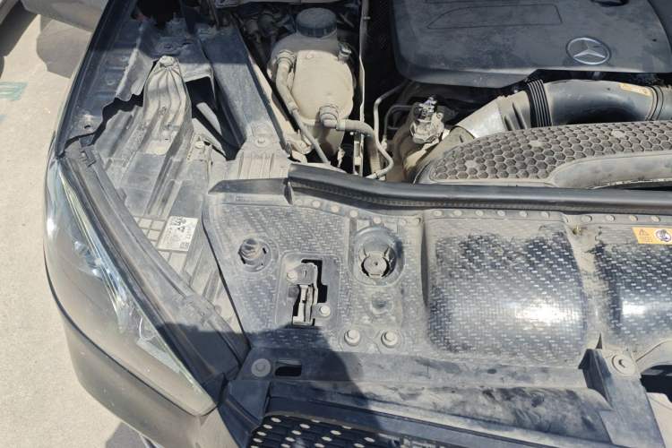 Used Mercedes-Benz GLE 2021 GLE 350 4MATIC Stylish Model Engine Bay Right