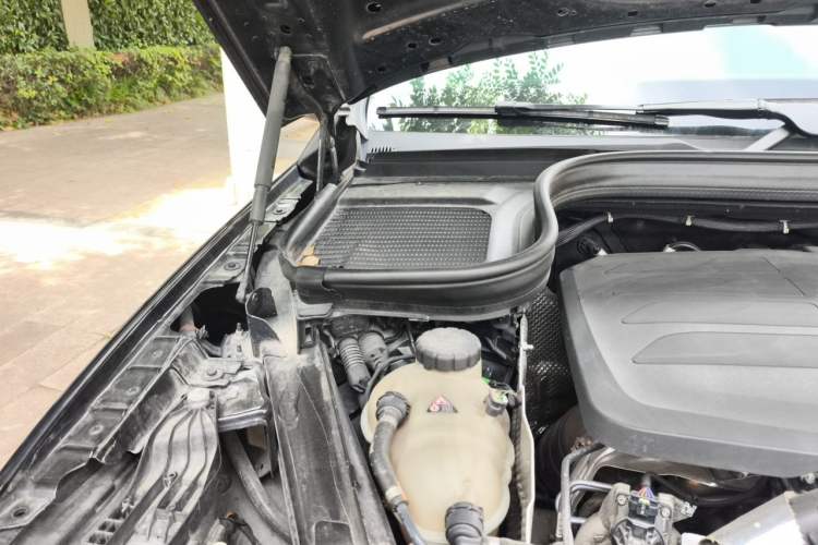 Used Mercedes-Benz GLE 2021 GLE 350 4MATIC Stylish Model Engine Bay Right