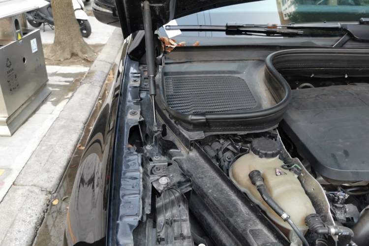 Used Mercedes-Benz GLE 2021 GLE 350 4MATIC Stylish Model Engine Bay Right
