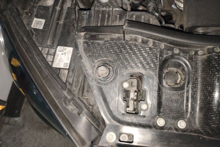 Used Mercedes-Benz GLE 2021 GLE 450 4MATIC Stylish Model Engine Bay Right