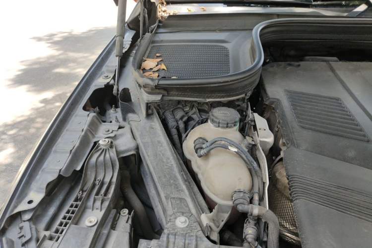 Used Mercedes-Benz GLE 2021 GLE 450 4MATIC Stylish Model Engine Bay Right