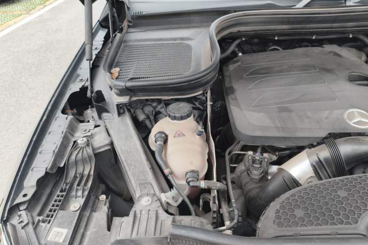 Used Mercedes-Benz GLE 2021 GLE 350 4MATIC Stylish Model Engine Bay Right