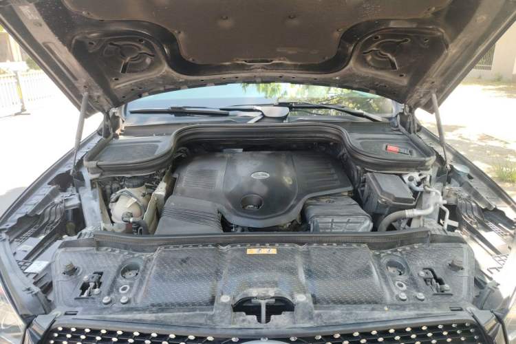Used Mercedes-Benz GLE 2021 GLE 450 4MATIC AMG Line Engine Bay