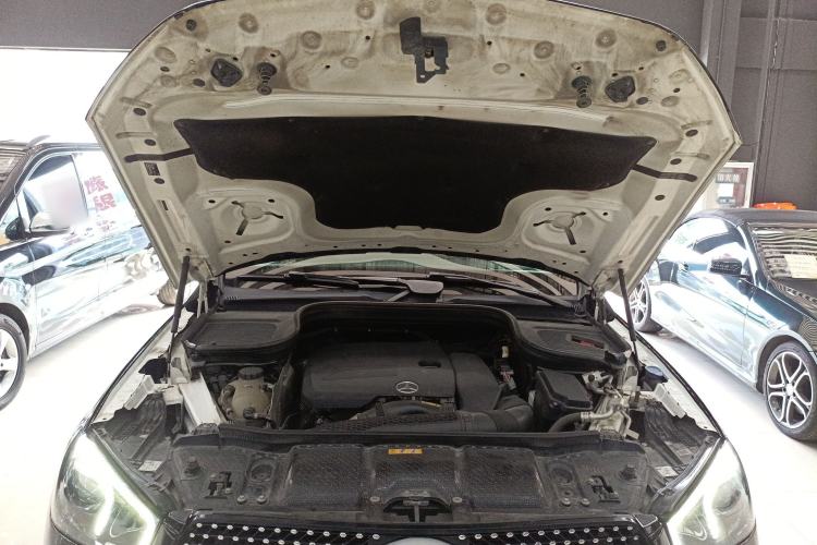 Used Mercedes-Benz GLE 2021 GLE 350 4MATIC Dynamic Edition Engine Bay