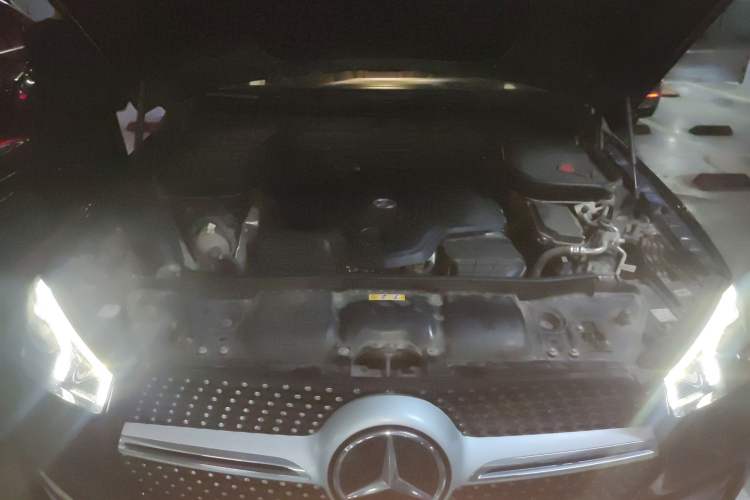 Used Mercedes-Benz GLE 2021 GLE 450 4MATIC Stylish Model Engine Bay