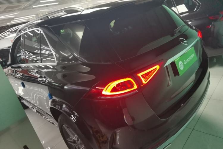 Used Mercedes-Benz GLE 2021 GLE 350 4MATIC Luxury Model Exterior 2