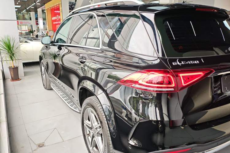 Used Mercedes-Benz GLE 2021 GLE 450 4MATIC AMG Line Exterior 3