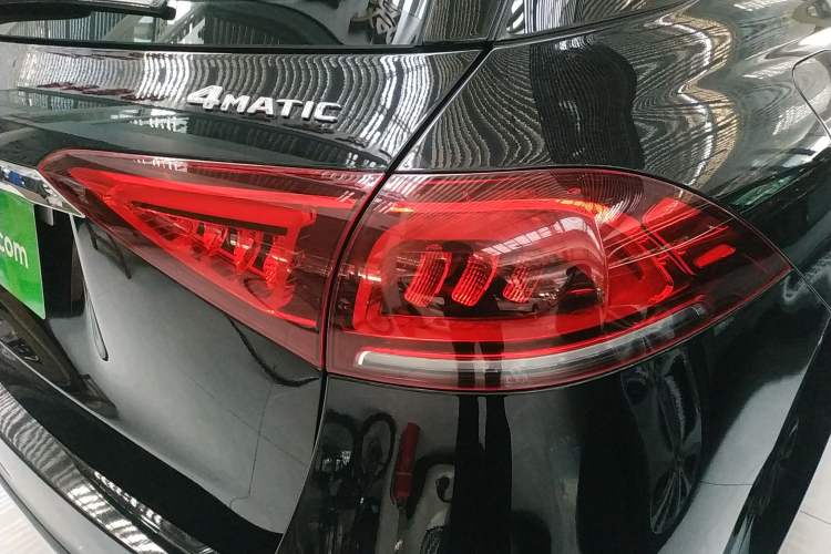 Used Mercedes-Benz GLE 2021 GLE 350 4MATIC Stylish Model Exterior 6