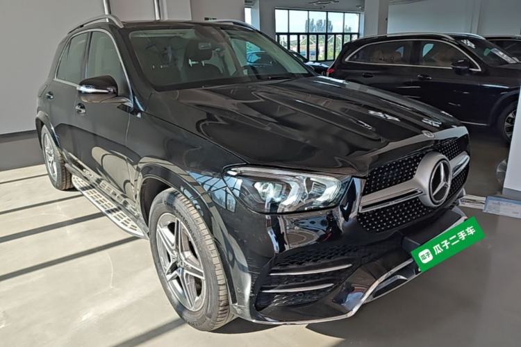 Used Mercedes-Benz GLE 2021 GLE 450 4MATIC Stylish Model Front Right 45 Deg