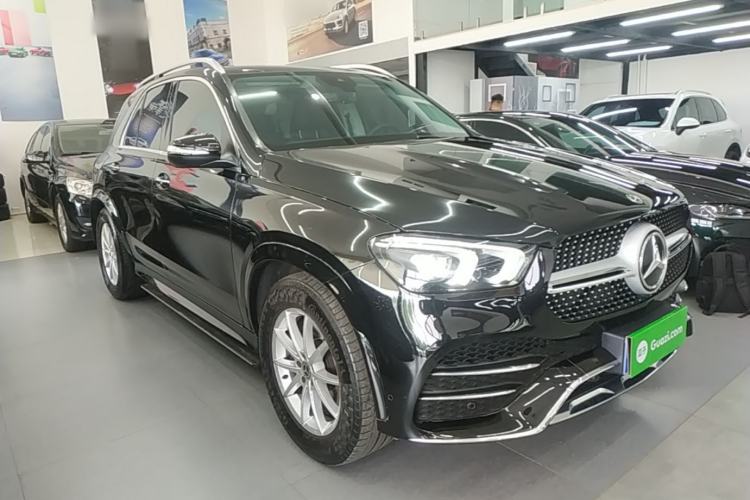 Used Mercedes-Benz GLE 2021 GLE 350 4MATIC Stylish Model Front Right 45 Deg