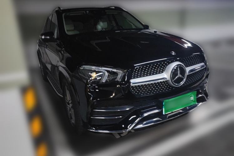 Used Mercedes-Benz GLE 2021 GLE 450 4MATIC Luxury Model Front Right 45 Deg
