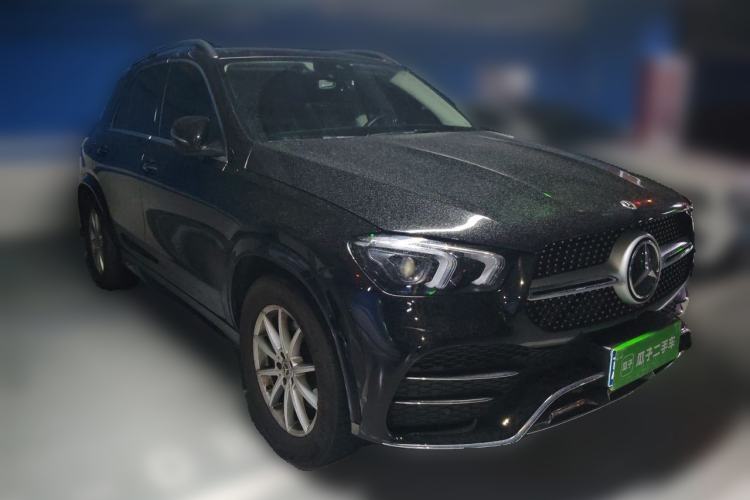 Used Mercedes-Benz GLE 2021 GLE 350 4MATIC Stylish Model Front Right 45 Deg