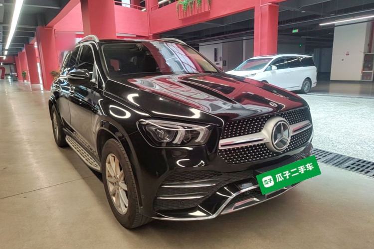 Used Mercedes-Benz GLE 2021 GLE 350 4MATIC Stylish Model Front Right 45 Deg