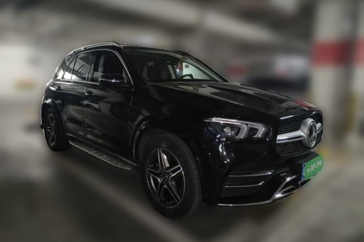 Used Mercedes-Benz GLE 2021 GLE 450 4MATIC Stylish Model Front Right 45 Deg