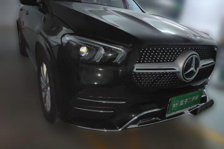 Used Mercedes-Benz GLE 2021 GLE 350 4MATIC Stylish Model Front Right 45 Deg