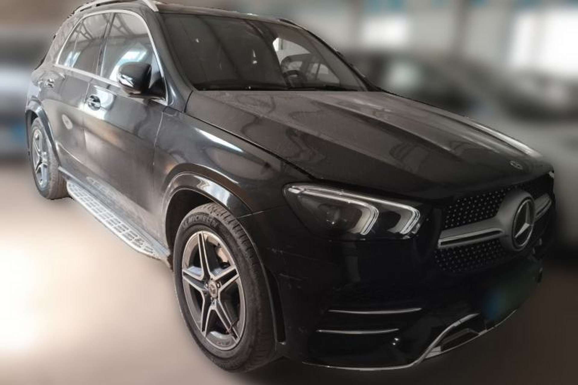 Used Mercedes-Benz GLE  Front Right 45 Deg