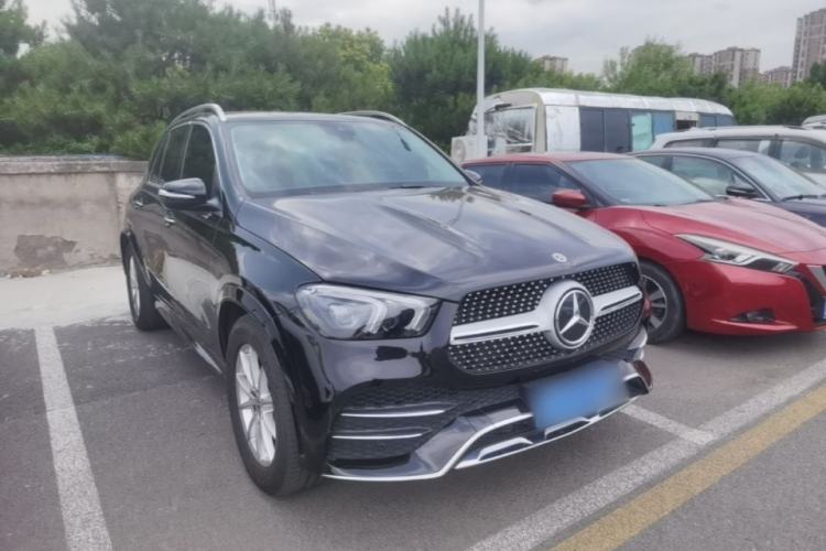 Used Mercedes-Benz GLE 2021 GLE 350 4MATIC Stylish Model Front Right 45 Deg