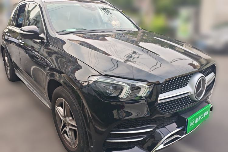 Used Mercedes-Benz GLE 2021 GLE 450 4MATIC Luxury Model Front Right 45 Deg