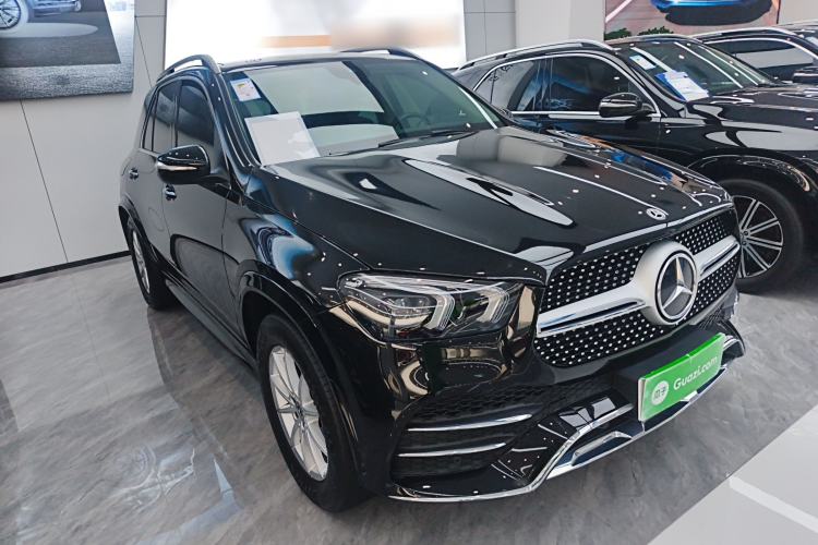Used Mercedes-Benz GLE 2021 GLE 350 4MATIC Stylish Model Front Right 45 Deg