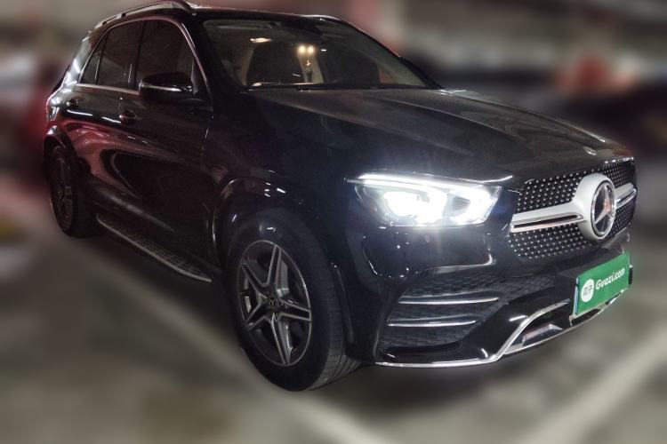 Used Mercedes-Benz GLE 2021 GLE 450 4MATIC Stylish Model Front Right 45 Deg