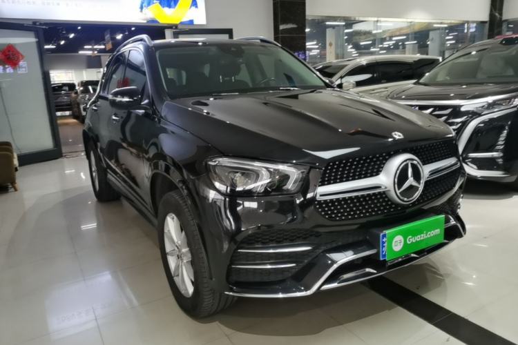 Used Mercedes-Benz GLE 2021 GLE 350 4MATIC Stylish Model Front Right 45 Deg