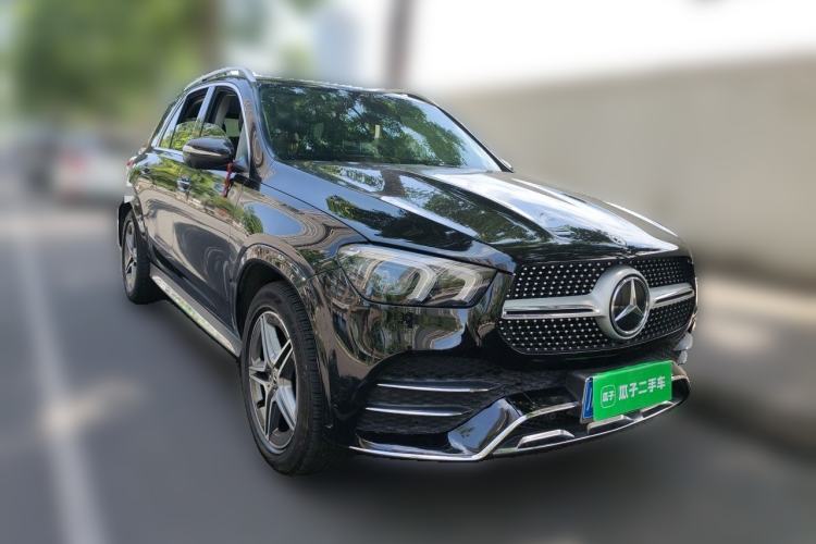 Used Mercedes-Benz GLE 2021 GLE 450 4MATIC Stylish Model Front Right 45 Deg