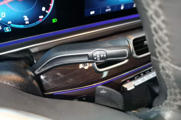 Used Mercedes-Benz GLE 2021 GLE 350 4MATIC Stylish Model Gear Lever