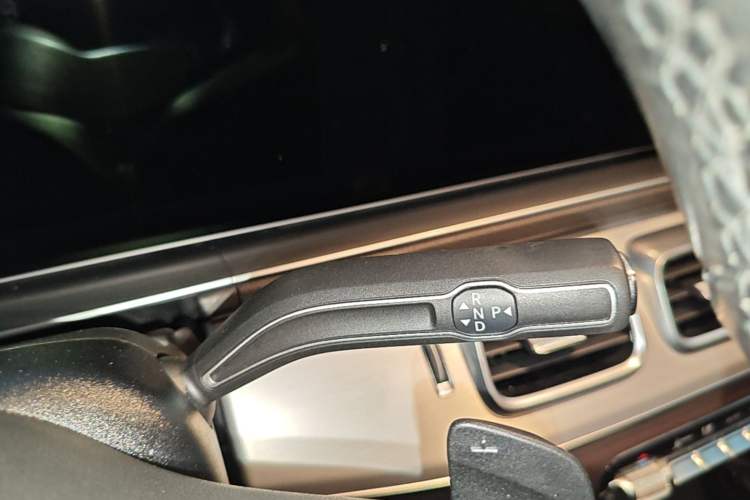 Used Mercedes-Benz GLE 2021 GLE 450 4MATIC AMG Line Gear Lever