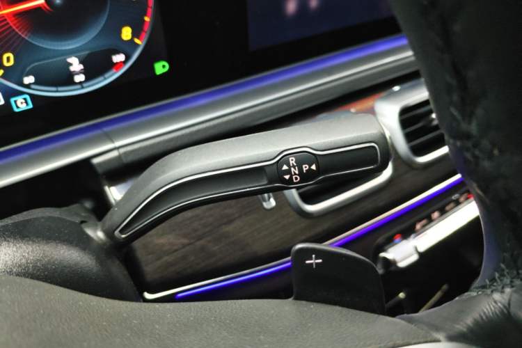 Used Mercedes-Benz GLE 2021 GLE 350 4MATIC Stylish Model Gear Lever