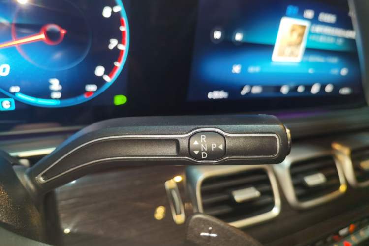 Used Mercedes-Benz GLE 2021 GLE 350 4MATIC Stylish Model Gear Lever