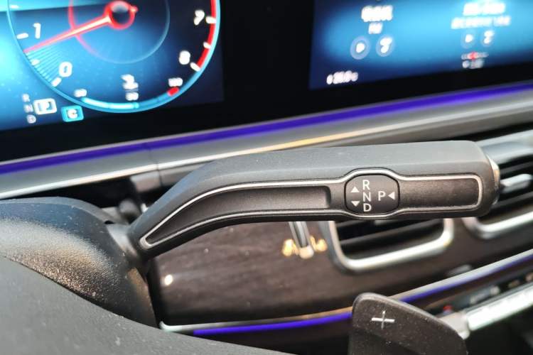 Used Mercedes-Benz GLE 2021 GLE 350 4MATIC Stylish Model Gear Lever