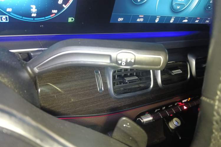 Used Mercedes-Benz GLE 2021 GLE 350 4MATIC Stylish Model Gear Lever