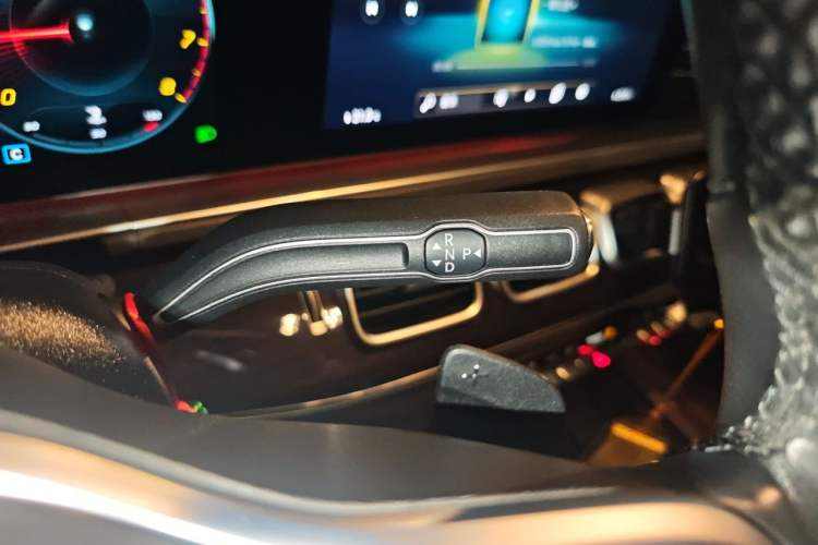 Used Mercedes-Benz GLE 2021 GLE 350 4MATIC Stylish Model Gear Lever