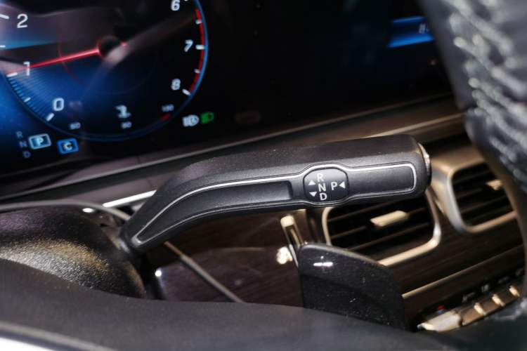Used Mercedes-Benz GLE 2021 GLE 350 4MATIC Stylish Model Gear Lever