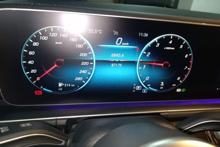 Used Mercedes-Benz GLE 2021 GLE 350 4MATIC Stylish Model Instrument Cluster