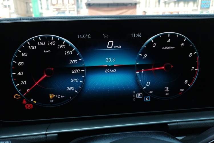 Used Mercedes-Benz GLE 2021 GLE 350 4MATIC Stylish Model Instrument Cluster