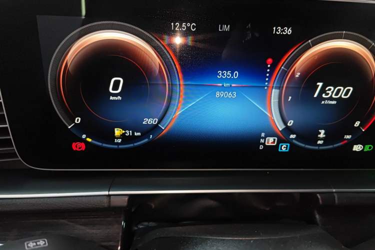 Used Mercedes-Benz GLE 2021 GLE 350 4MATIC Stylish Model Instrument Cluster