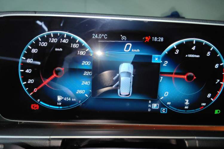 Used Mercedes-Benz GLE 2021 GLE 350 4MATIC Stylish Model Instrument Cluster