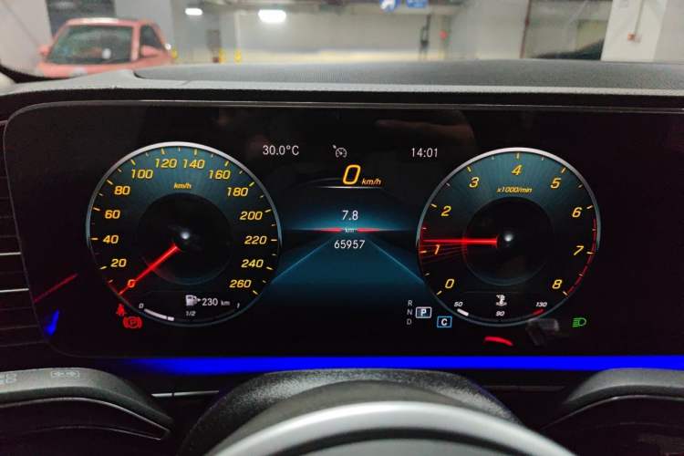 Used Mercedes-Benz GLE 2021 GLE 350 4MATIC Stylish Model Instrument Cluster