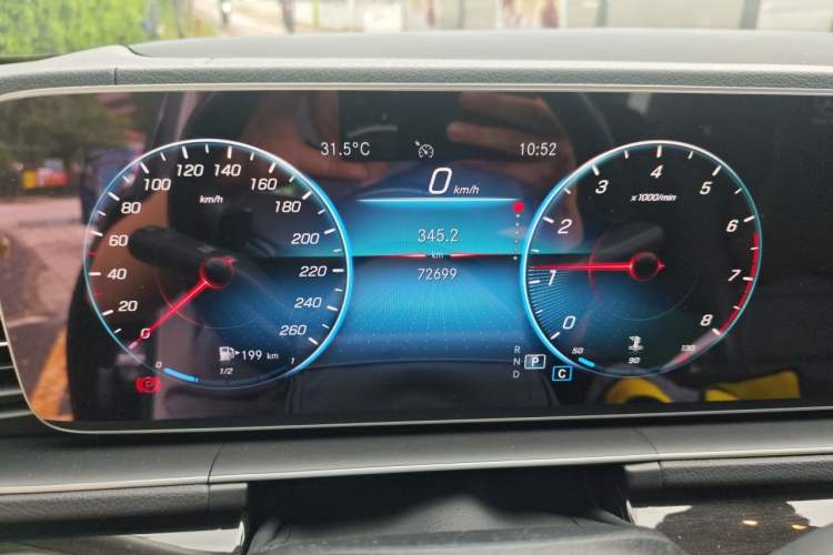 Used Mercedes-Benz GLE 2021 GLE 350 4MATIC Stylish Model Instrument Cluster