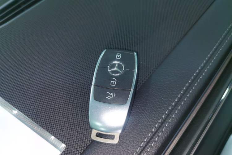 Used Mercedes-Benz GLE 2021 GLE 350 4MATIC Dynamic Edition Interior 1