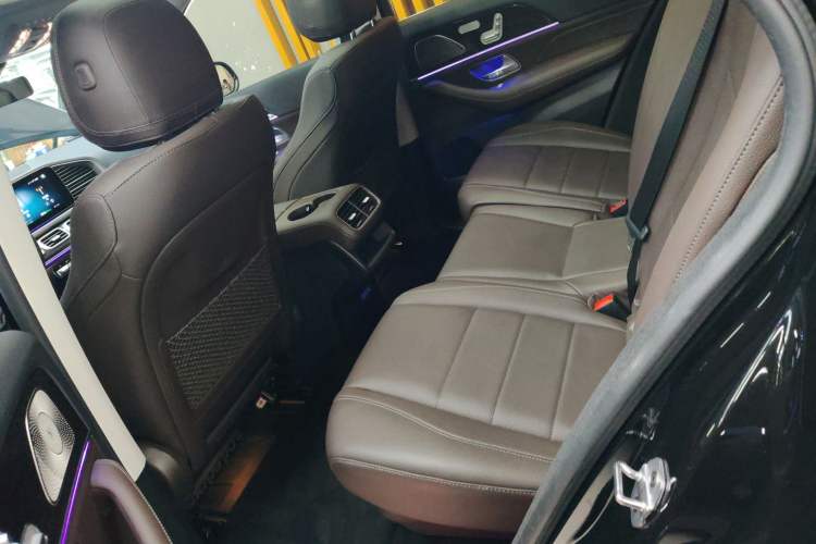 Used Mercedes-Benz GLE 2021 GLE 350 4MATIC Dynamic Edition Interior 4