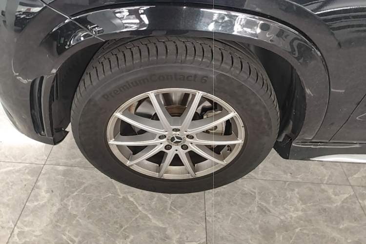 Used Mercedes-Benz GLE 2021 GLE 350 4MATIC Stylish Model Left Front Wheel Hub