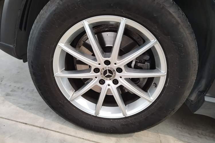 Used Mercedes-Benz GLE 2021 GLE 350 4MATIC Dynamic Edition Left Front Wheel Hub