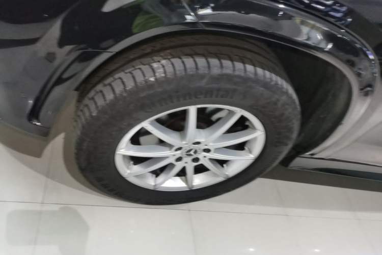 Used Mercedes-Benz GLE 2021 GLE 350 4MATIC Stylish Model Left Front Wheel Hub