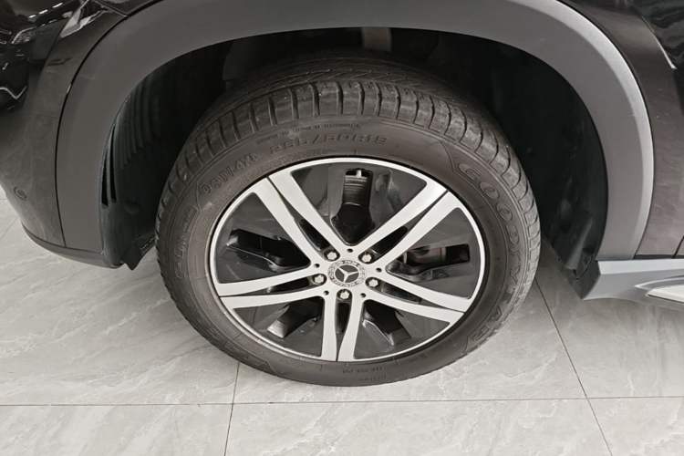 Used Mercedes-Benz GLE 2021 GLE 350 4MATIC Dynamic Edition Left Front Wheel Hub