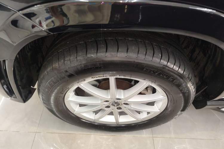 Used Mercedes-Benz GLE 2021 GLE 350 4MATIC Stylish Model Left Front Wheel Hub