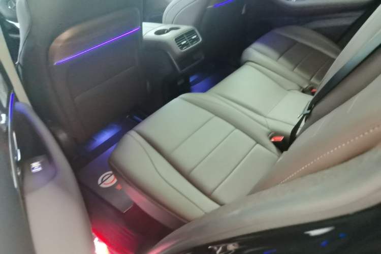 Used Mercedes-Benz GLE 2021 GLE 350 4MATIC Luxury Model Left Rear Seat