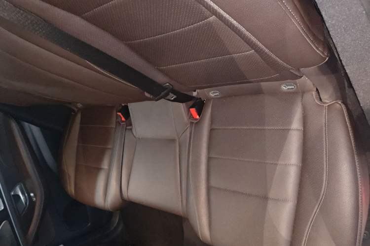 Used Mercedes-Benz GLE 2021 GLE 350 4MATIC Dynamic Edition Left Rear Seat