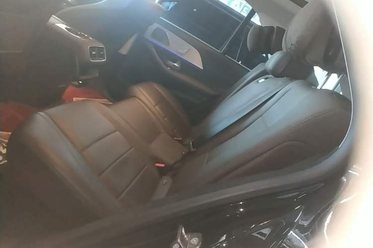 Used Mercedes-Benz GLE 2021 GLE 450 4MATIC AMG Line Left Rear Seat